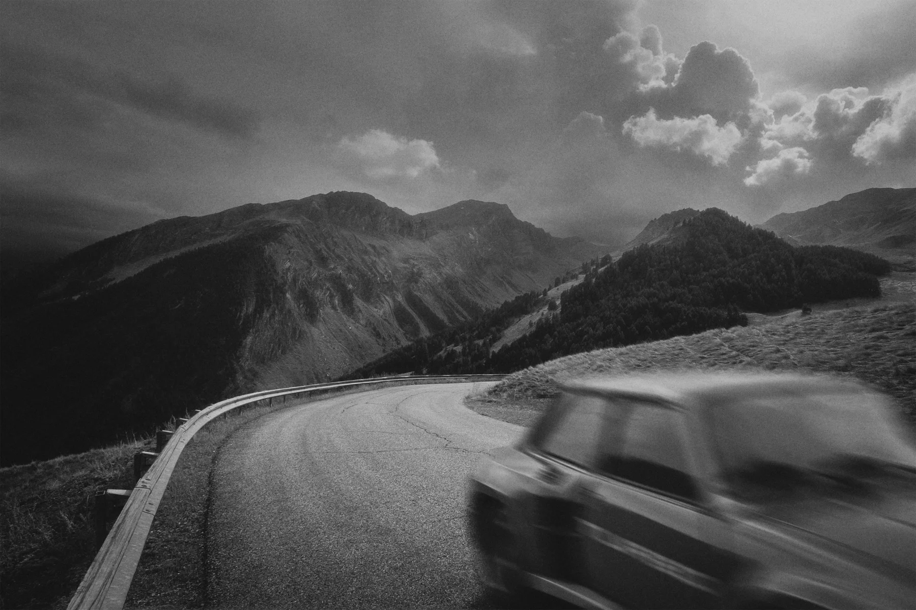 Renault R5 Turbo, cropped Side View, Maritime Alps